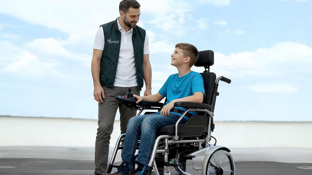 Akülü Tekerlekli Sandalye Desteği