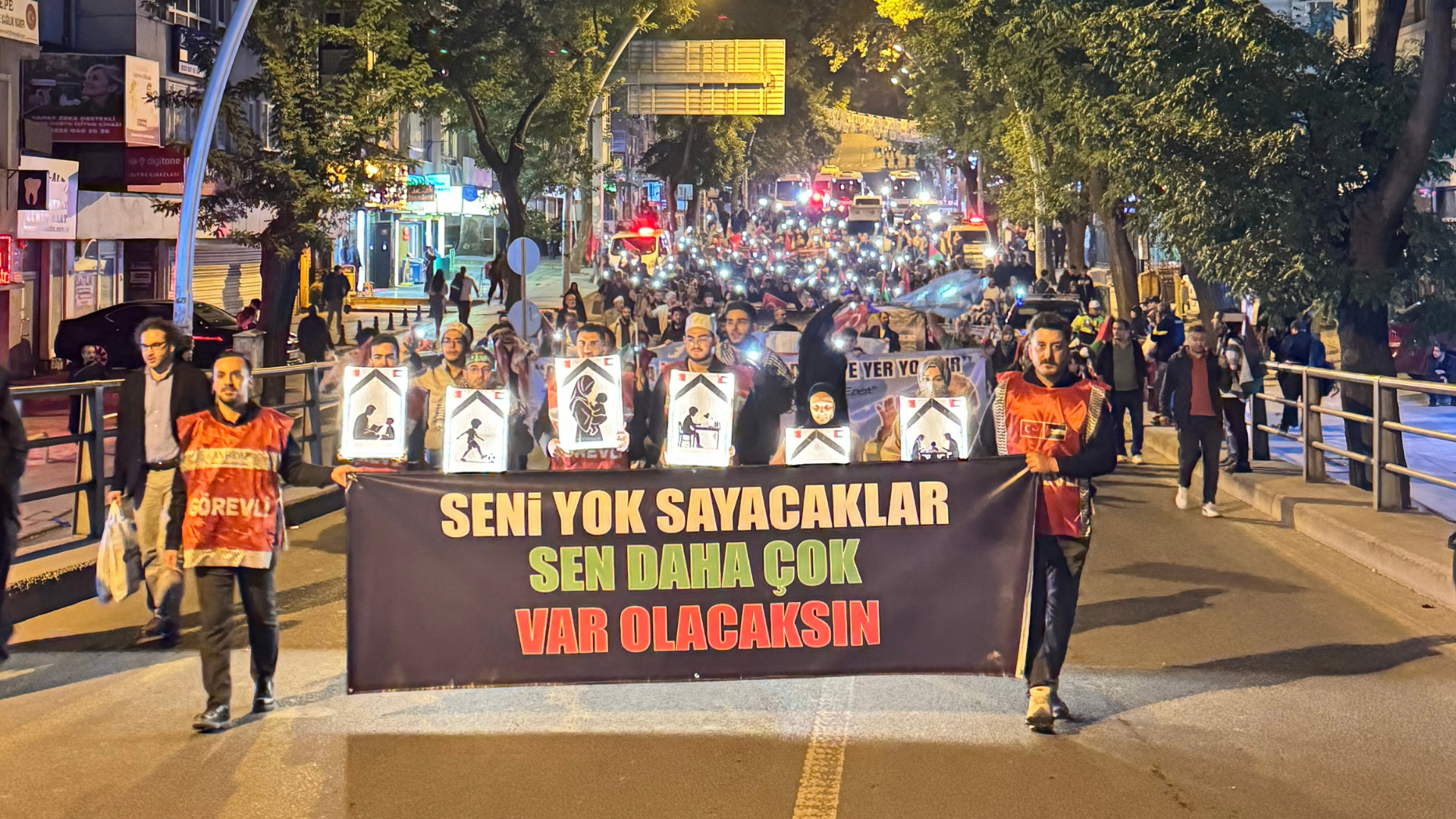 Özgür Filistin Yürüyüşünde Gazze İçin Tek Ses Olduk